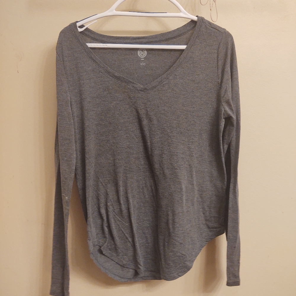 Gray long-sleeve shirt